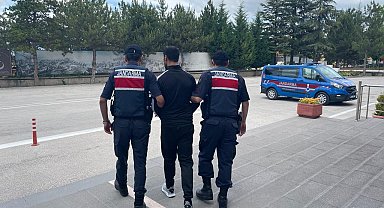 Çalıntı kamyonet ile inşaatta hırsızlık yapan şüpheliler yakalandı