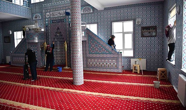 Camilerde Kurban Bayramı temizliği