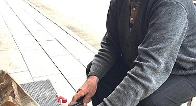 Çark taşı ile bıçakları biliyor