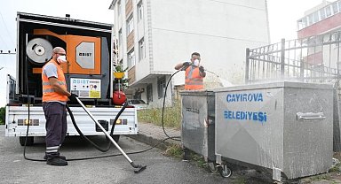 Çayırova'da çöp konteynerleri yerinde yıkanıyor