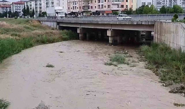 Çorum'da sağanak sonrası derelerin debisi yükseldi