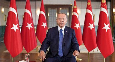 Cumhurbaşkanı Erdoğan: "Deprem konutlarının ilk bölümünün teslimatına inşallah ekim, kasım ayları içinde peyderpey başlıyoruz"