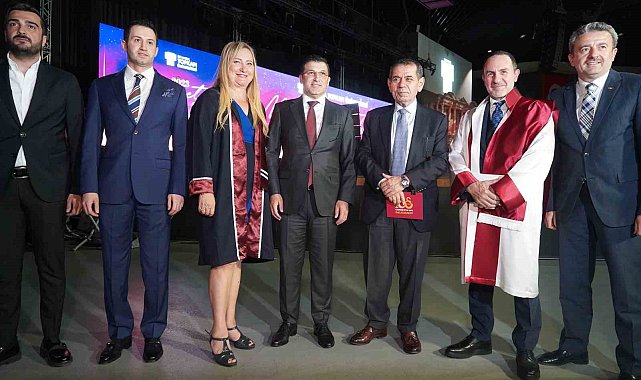 Cumhuriyetin yüzüncü yılında binlerce öğrenci diplomasına kavuştu