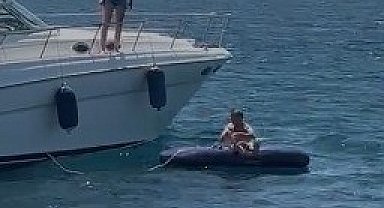 Deniz yatağında uyuyakalan vatandaş tekneler ile böyle kurtarıldı