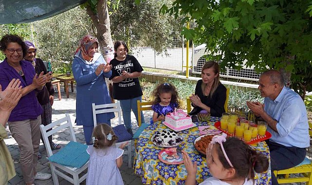 Depremzede Elif'e sürpriz doğum günü
