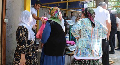 Diyarbakır'da yüzlerce aileye kurban eti ulaştırıldı