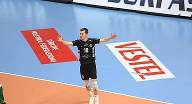 Dmitrii Bahov yuvada kaldı