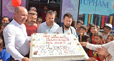 Doğum gününü kutlayamayan depremzede çocuklar için sürpriz parti