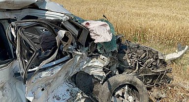 Elazığ'da otomobil ile cip kafa kafaya çarpıştı: 1 ölü, 5 yaralı