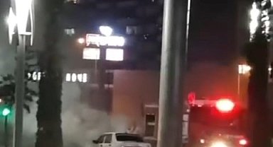 Elazığ'da seyir halindeki araç alev aldı