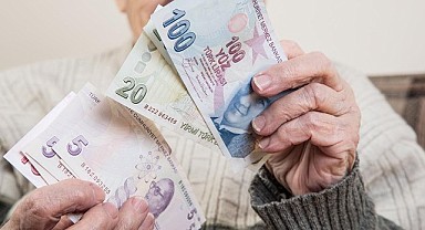 Emeklilere bayram ikramiyesi ödemeleri başladı