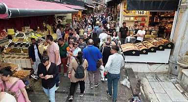 Eminönü'nde bayram hareketliliği