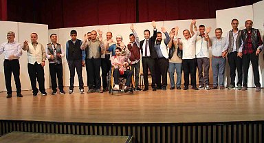 Engelli bireylerin gösterisi ayakta alkışlandı