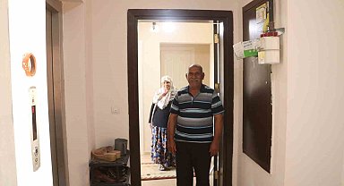 Enkaz kent Hatay'da, TOKİ sakinleri Kurban Bayramını evlerinde geçiriyorlar