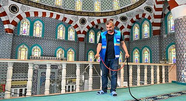 Esenyurt'ta ibadethaneler bayram namazına hazır