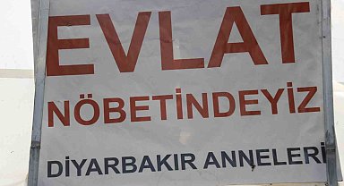 Evlat hasreti çeken aileler bayramı çadırda geçiriyor