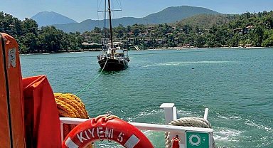Fethiye Körfezi'nde sürüklenen tekneyi KIYEM ekipleri kurtardı