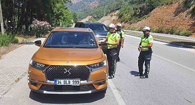Fethiye'de polis ekiplerinden örnek davranış