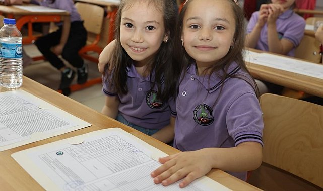 Giresun'da 65 bin öğrenci karne heyecanı yaşadı