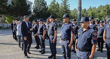 Görevi başındaki jandarma personelinin bayramını kutladı