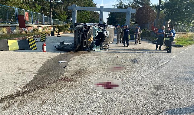 Hafif ticari araç takla attı: 2 ağır yaralı
