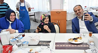 Huzurevinde bayram coşkusu