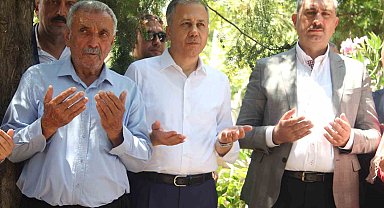 İçişleri Bakanı Ali Yerlikaya İslahiye'de depremzedelerle buluştu