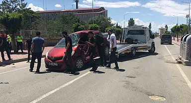 Iğdır'da öğretmenlerin olduğu araç kaza yaptı: 3 yaralı