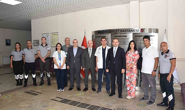 İl Sağlık Müdürü Şenkul, bayramı görev başında geçiren personeli ile bayramlaştı