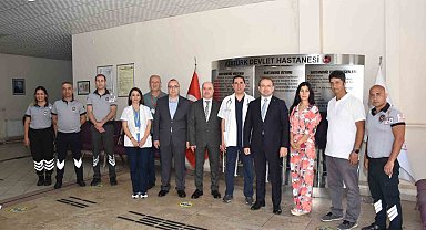 İl Sağlık Müdürü Şenkul, bayramı görev başında geçiren personeli ile bayramlaştı