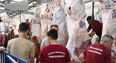 Isparta Belediyesi iki gün boyunca mezbahada 300 kurban kesimi yapacak