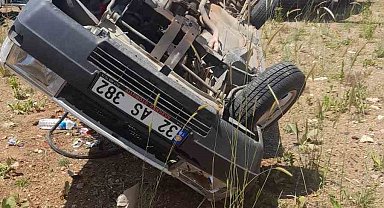Isparta'da otomobil takla attı: 2 yaralı