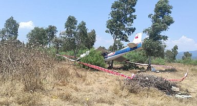 İzmir Selçuk'ta özel bir uçak araziye düştü