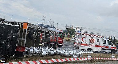 İzmir'de faciadan dönüldü: Tüp kamyonu ile tır çarpıştı