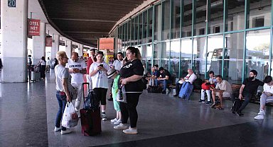 İzmir'de otobüs biletleri tükeniyor