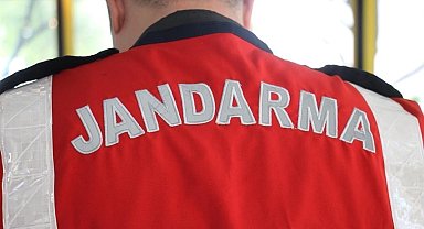 Jandarma ekipleri aranan şahıslara göz açtırmıyor