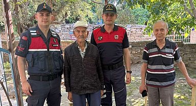 Jandarma ekipleri yaşlı çınarları unutmuyor