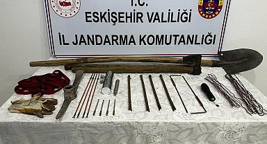 Jandarma ekiplerinden kaçak kazıya suçüstü