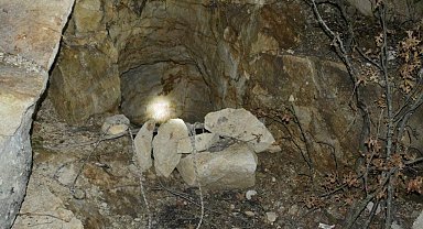 Kaçak kazı yapan 3 şahsa jandarmadan suçüstü