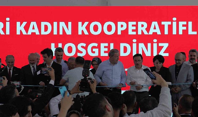 Kadınların el emeği göz nuru ürünleri görücüye çıktı