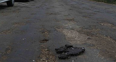 Kahramankazan'ın 35 köyünü Ankara'ya bağlayan Kaplu Deresi Yolu'na sıcak asfalt yıllardır dökülmüyor