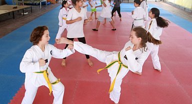 Karabağlar'da spor zamanı