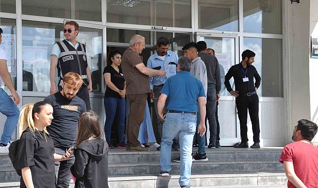 Kars'ta YKS heyecanı başladı