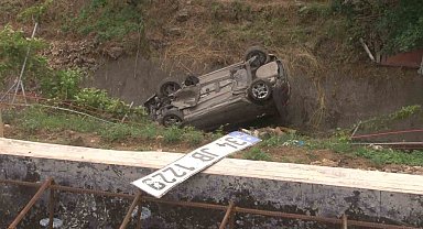 Kartal'da kontrolden çıkan otomobil su kanalına uçtu: 1 yaralı