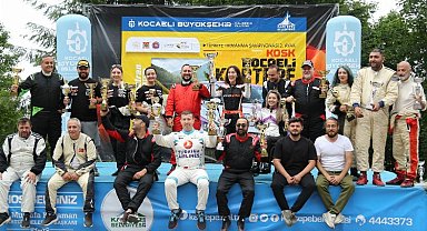 Kartepe'de şampiyonluğa tırmandılar