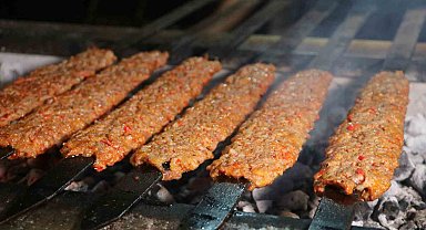 Kebabın başkentinde kebapçılar uyardı: "İyi yanmayan kömür kansere neden olur"