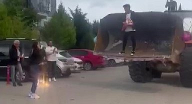 Kepçe operatöründen kepçeli evlenme teklifi