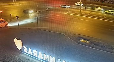 Kırmızı ışık ihlali ölüme neden oldu, o anlar kameraya yansıdı