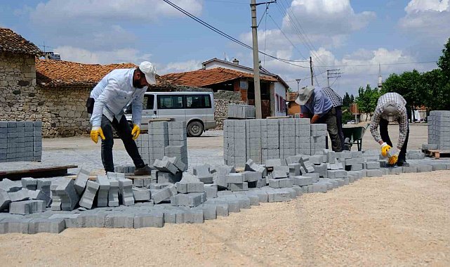 Kırsal ve merkez mahallelerde yol çalışmaları devam ediyor
