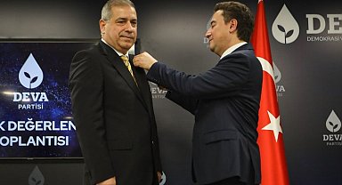 Kızılcıklı DEVA'dan da istifa etti!